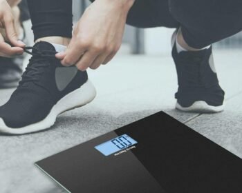 a man tying his shoes