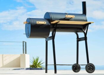 appliance used for grilling and smoking meats