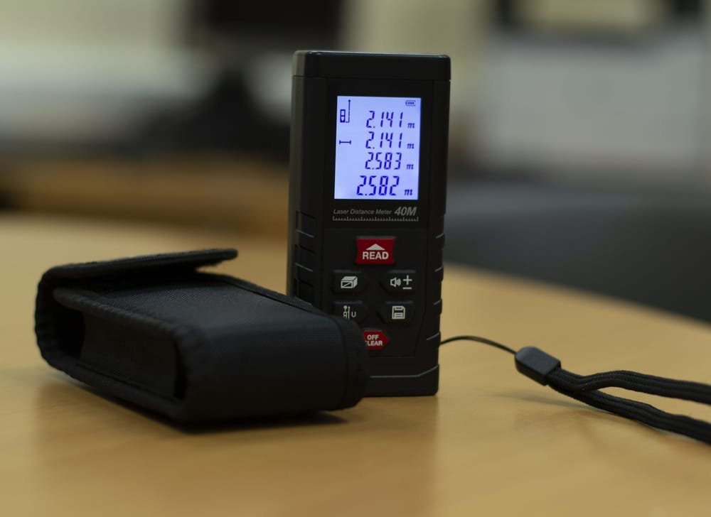 how does a laser measure work