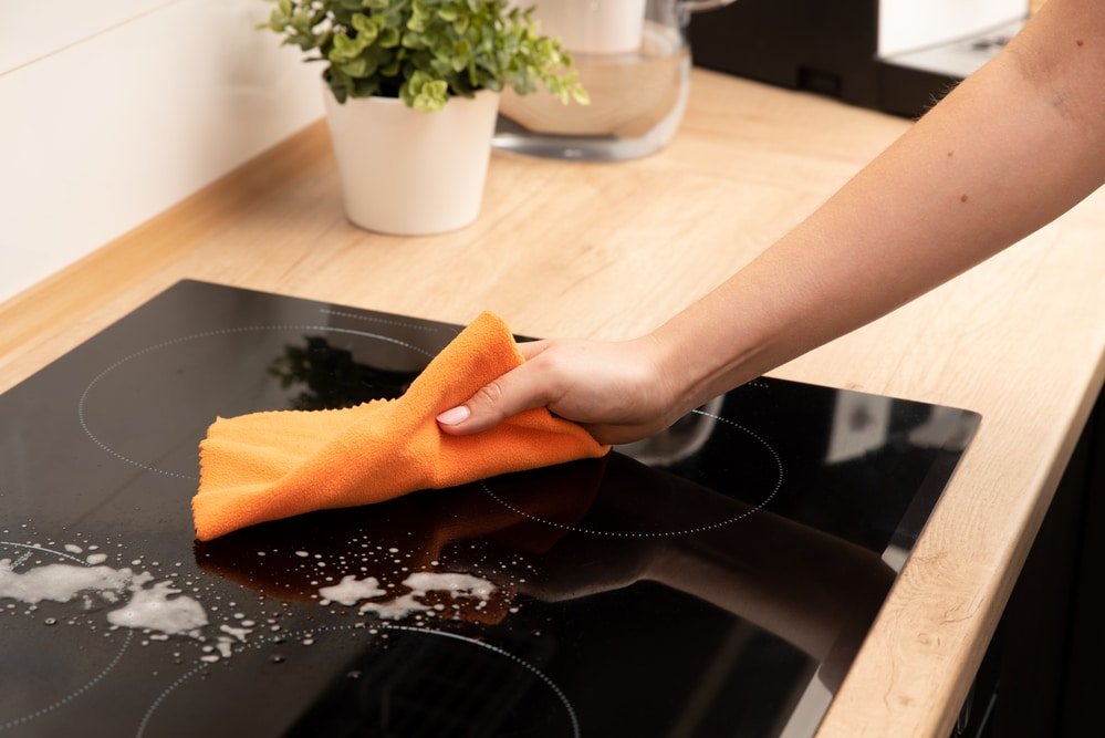how to clean an induction hob