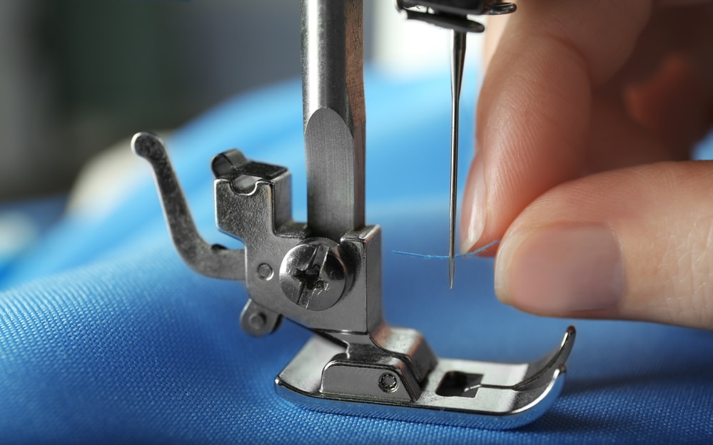 how to thread a sewing machine