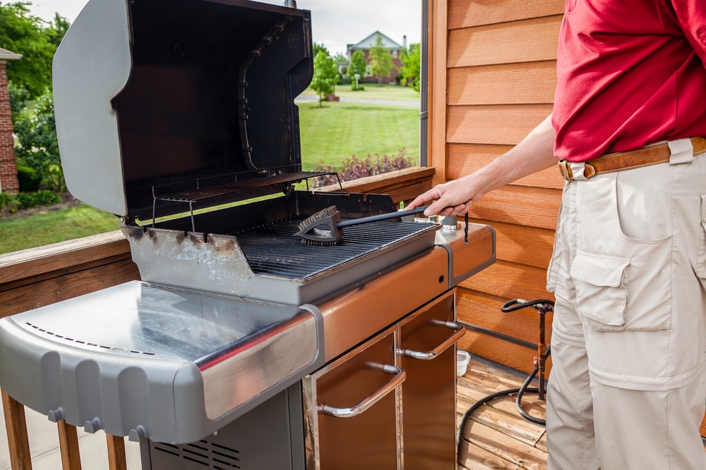 how to clean a charcoal bbq grill