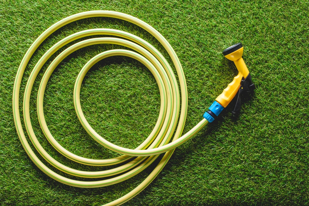 how to drain a pool with a garden hose